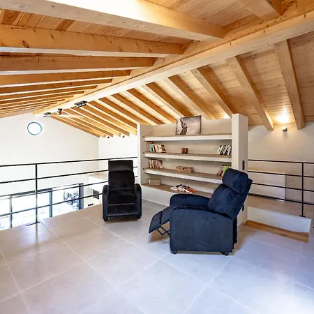 Marde Corfu * アカラヴィ